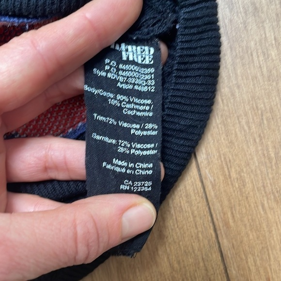 Aritzia Wilfred Free Leopard Print Sweater Size blue red black cashmere blend XS - Picture 8 of 10